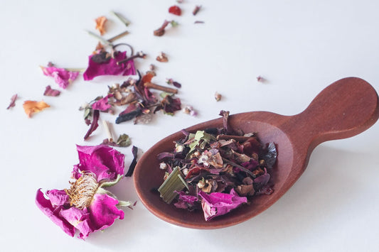 一瞬で「無」へワープする。香りは、思考を止める最短のルート